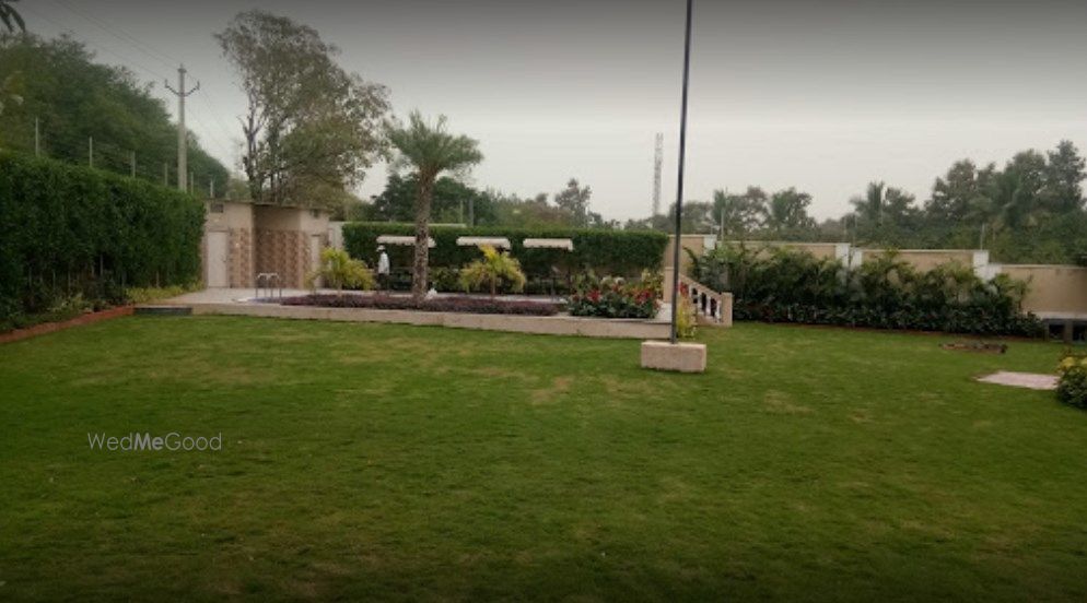 Photo By Silver Wood Farm - Venues