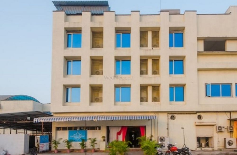 Hotel Nakshatra Regency