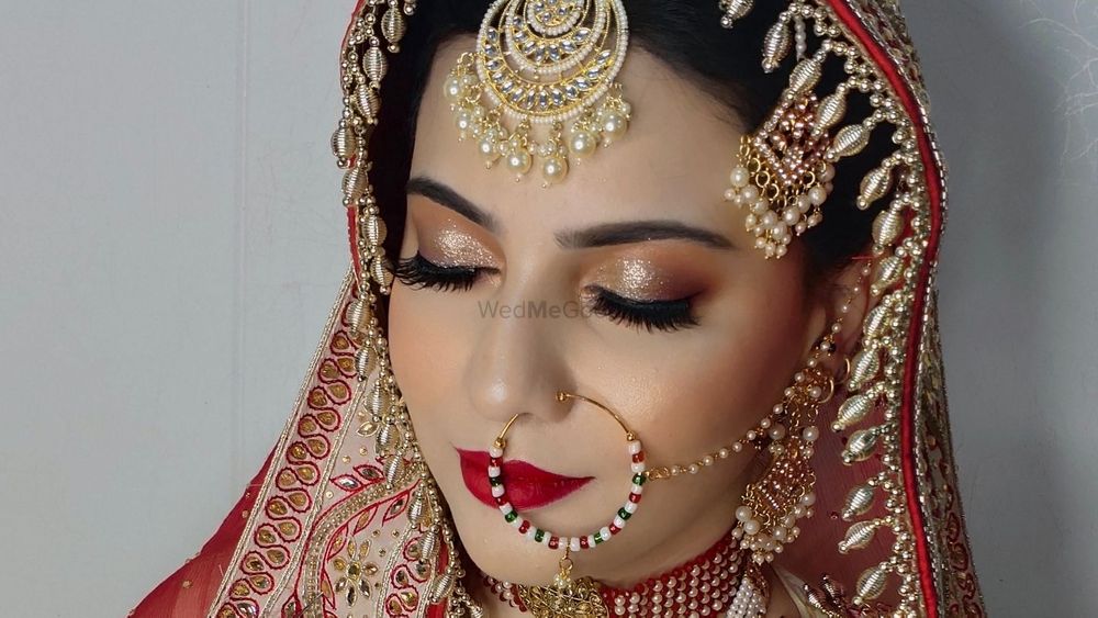 Makeup by Mahira Khan