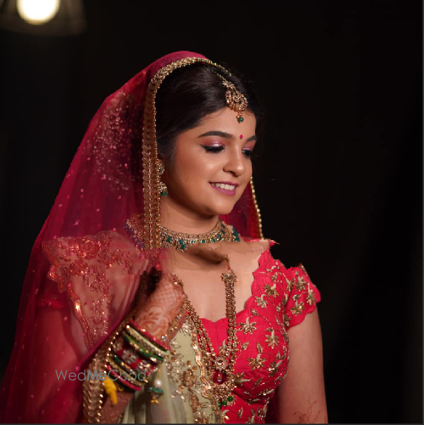 Photo By 4Mulletion Salon - Bridal Makeup