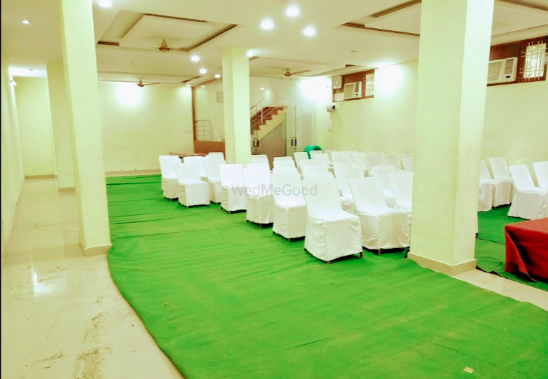 Komal Guest House And Banquet