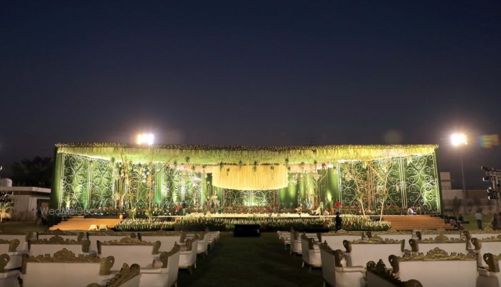 Photo By Solitaire Lawns - Venues