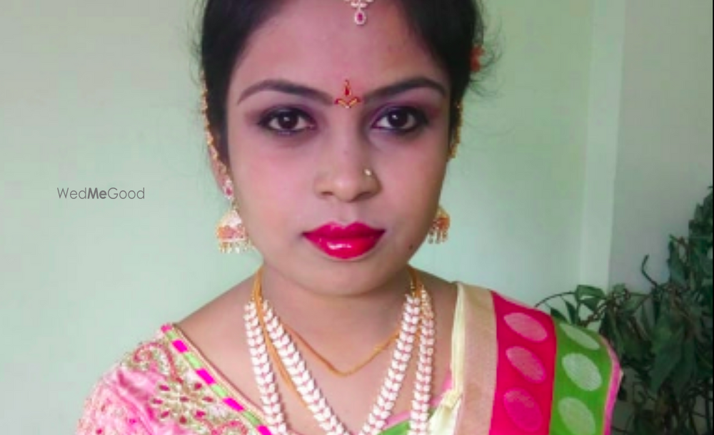 Gayathri Beauty Parlour