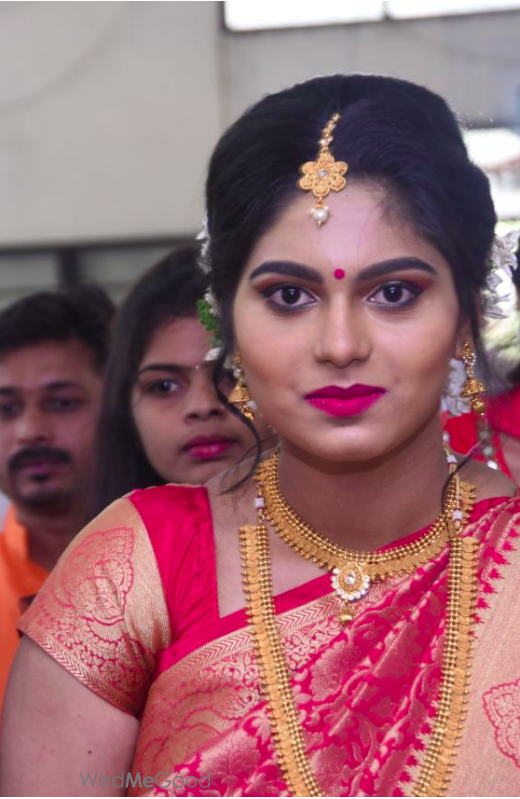 Photo By Queens Beauty Parlour Hair And Beauty Institute - Bridal Makeup