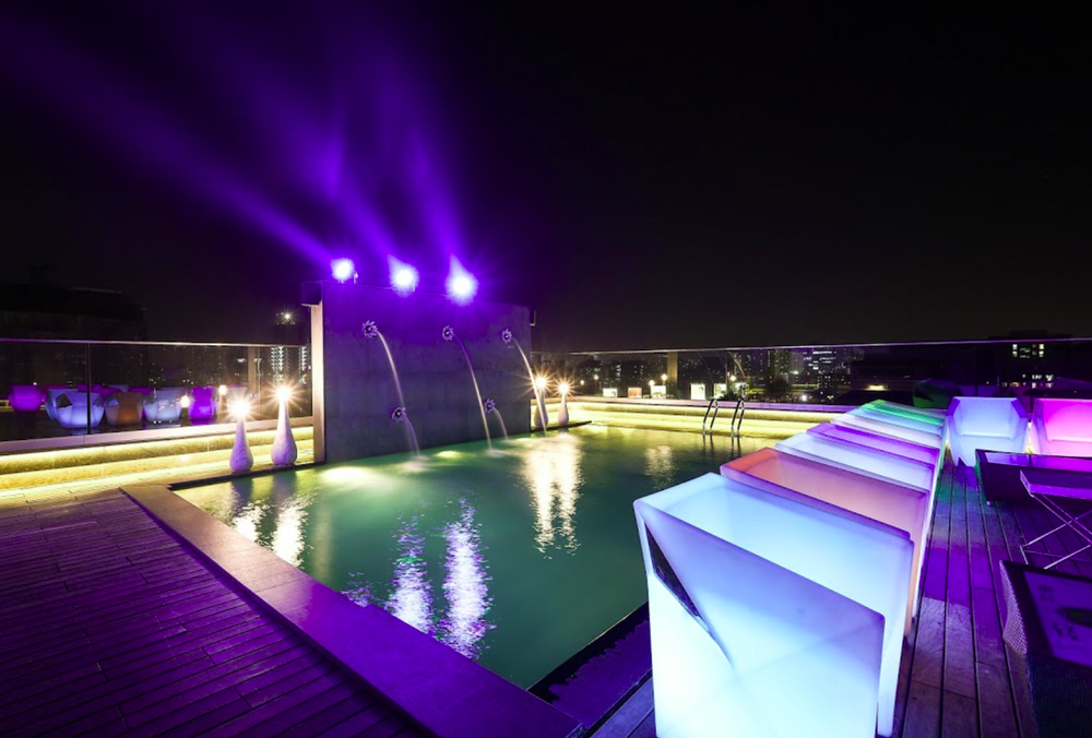 Photo By Otium Rooftop Lounge - Venues