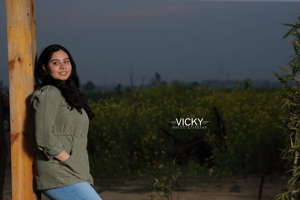 Photo By Vicky Photo Plaza - Photographers