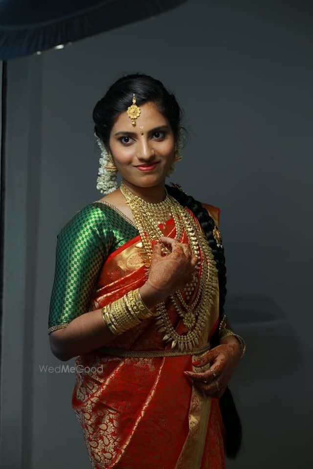 Photo By EASA Beauty Parlour - Bridal Makeup Artists