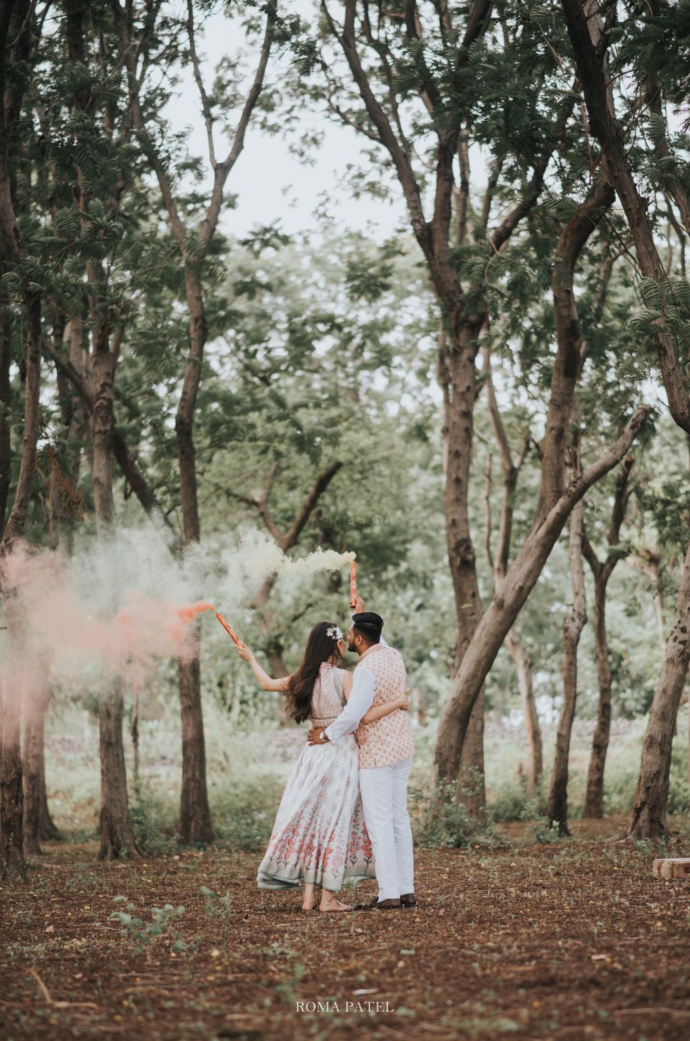Photo of Smoke bomb pre-wedding shoot