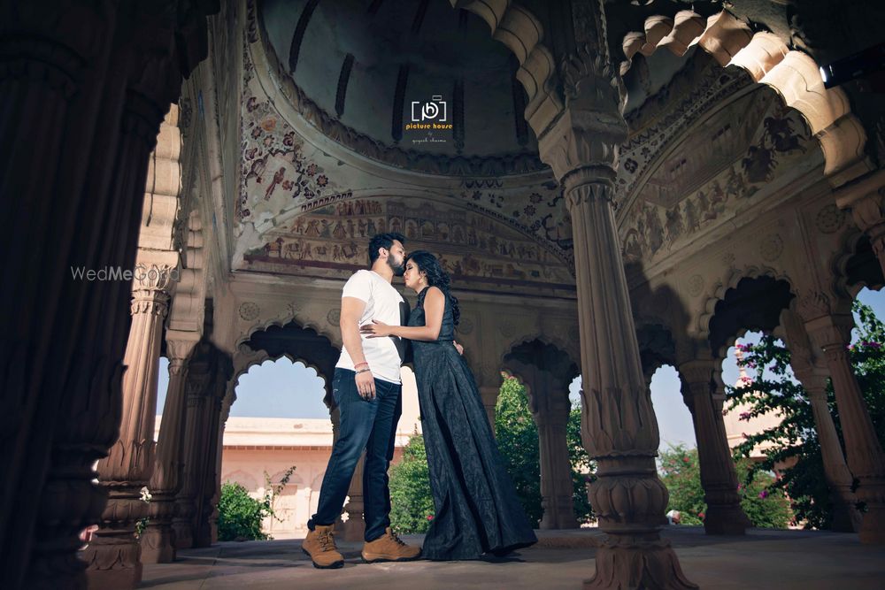 Photo From Uma x subhashish Prewedding  - By Yogesh Photography