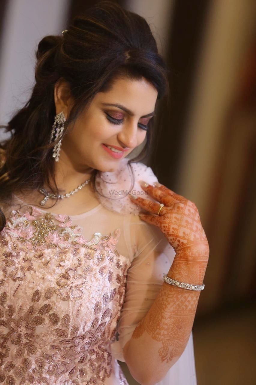Photo From Engagement Brides - By Makeup by Sakshi Thadani