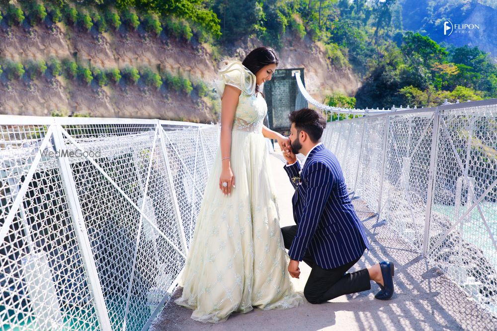 Photo From Hitesh & Neeru Pre-Wedding - Rishikesh - By FlipOn Media