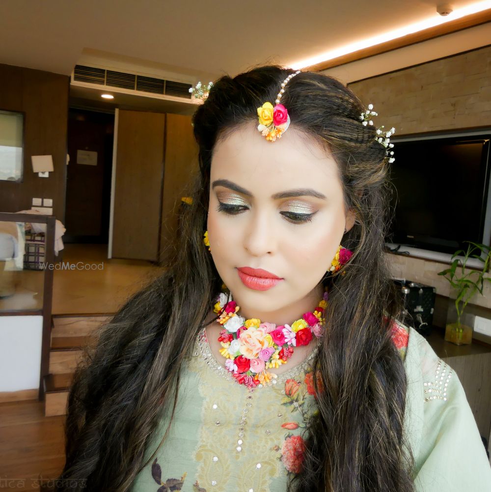 Photo From Shraddha Mehendi and Engagement - By Ashwini Makeup Artist