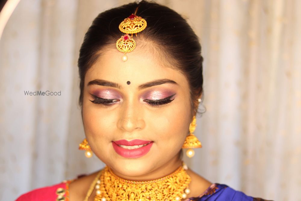 Photo From bridal portraits  - By Makeup By Hemlata