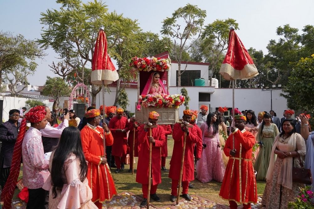 Photo From Bride groom entry - By The Royal Host