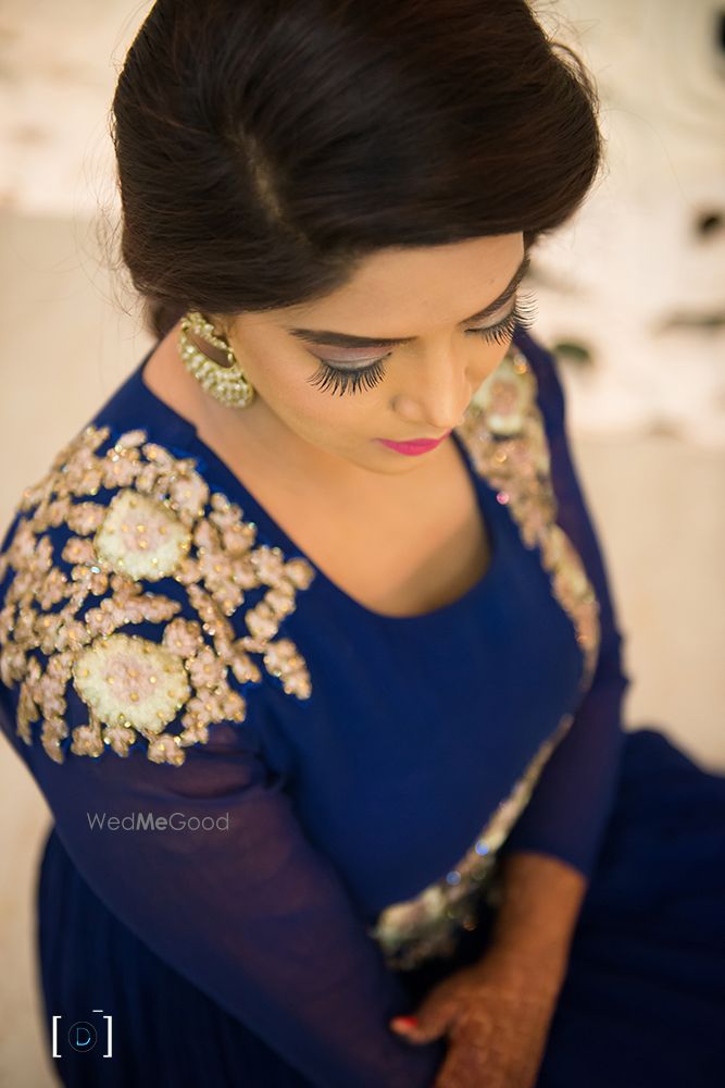 Navy Blue Wedding Photoshoot & Poses Photo