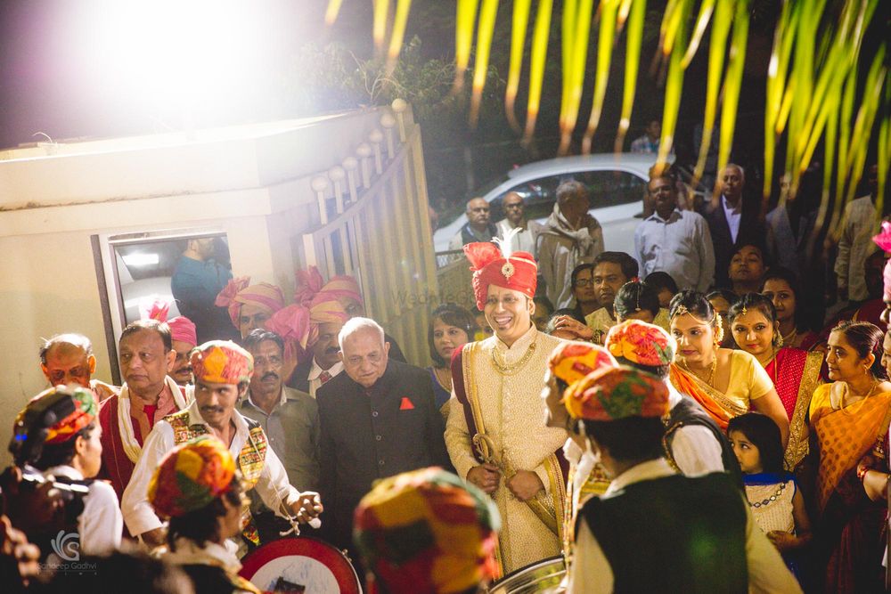 Photo From Wedding | Yogi + Vaidehi - By Sandeep Gadhvi Photography