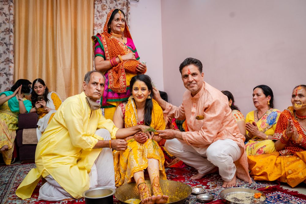 Photo From Neetu's Haldi and Mehendi - By Akhil Bagga Photography