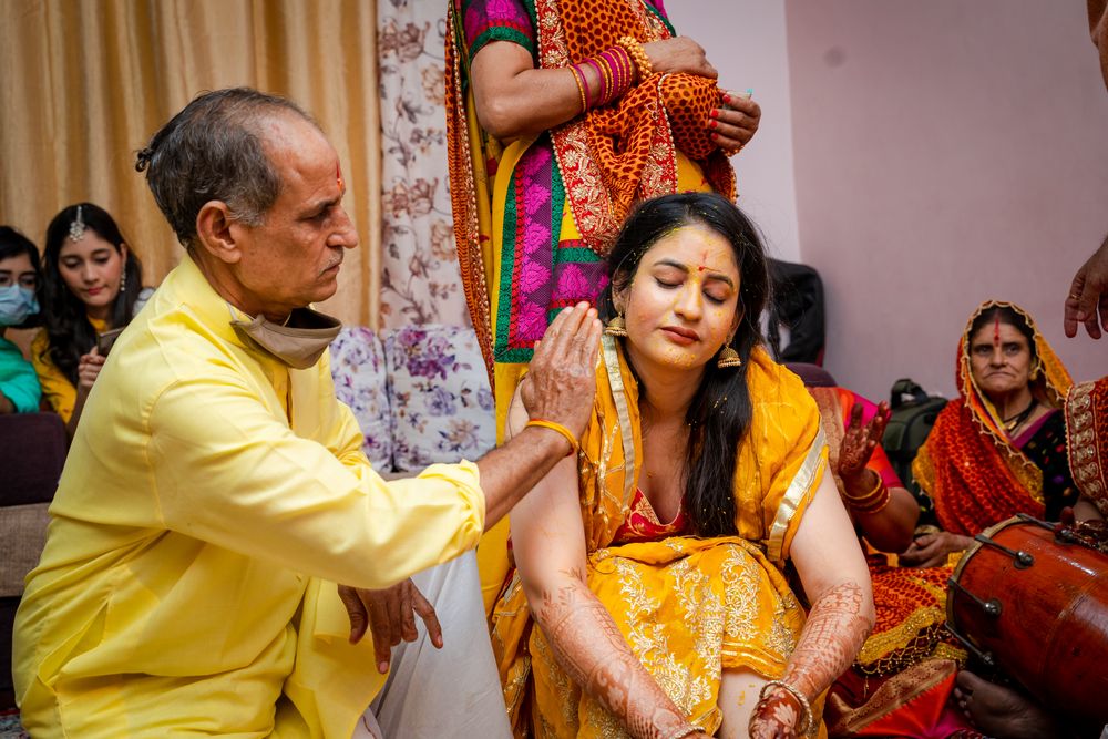 Photo From Neetu's Haldi and Mehendi - By Akhil Bagga Photography