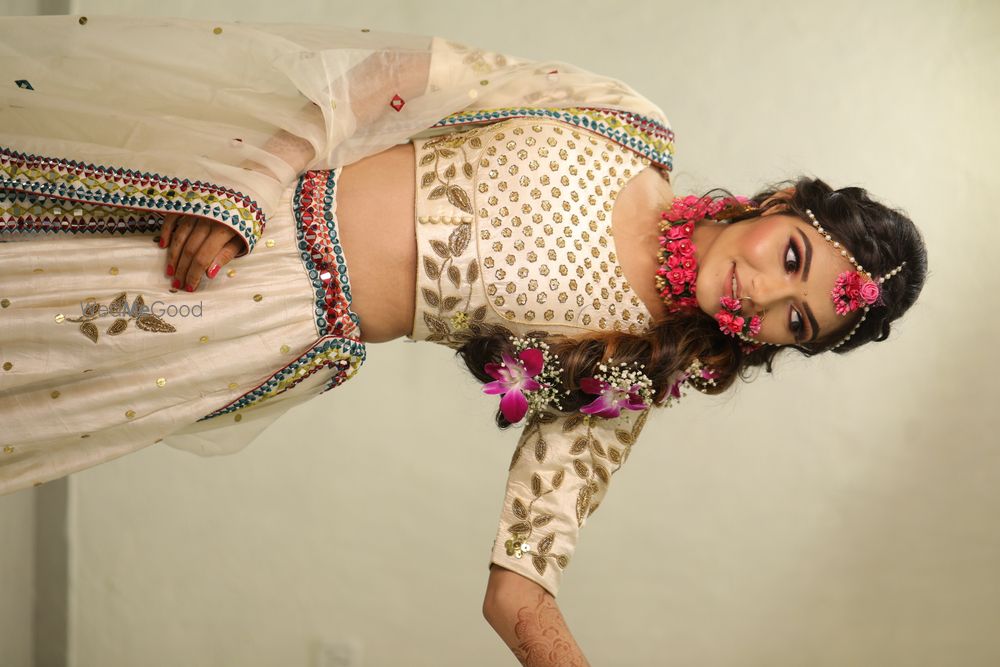 Photo From Mehendi Bridal look - By Maple Studio