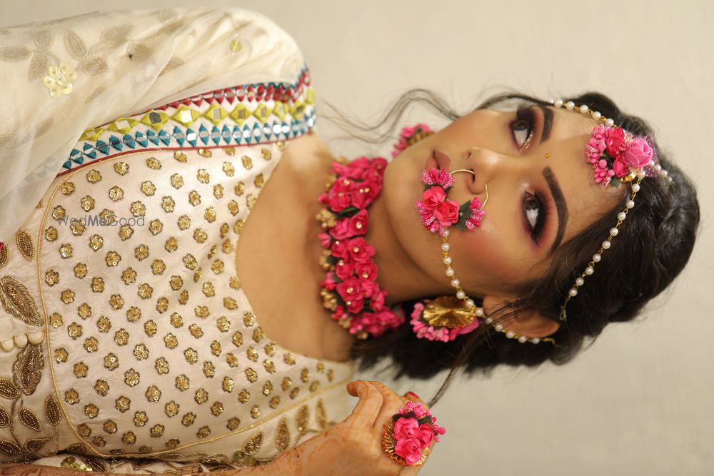 Photo From Mehendi Bridal look - By Maple Studio