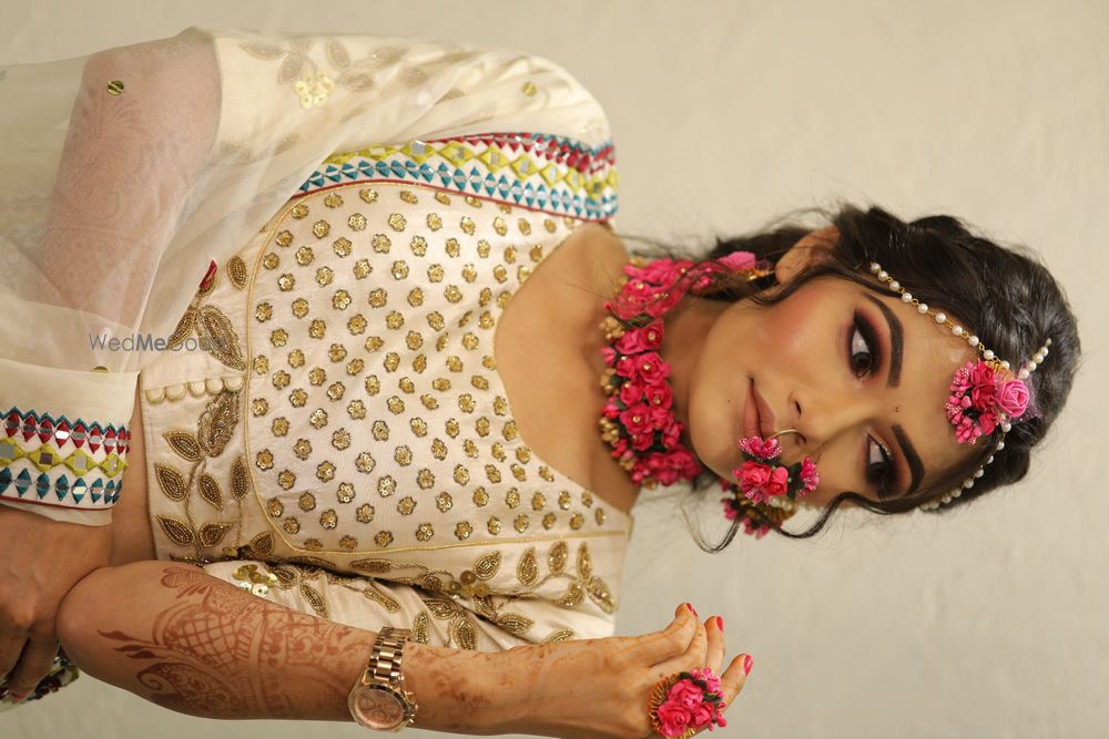 Photo From Mehendi Bridal look - By Maple Studio