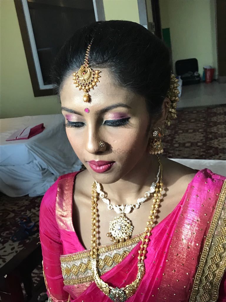 Photo From Dr Shruthi's Engagement look - By Pinkbyneena