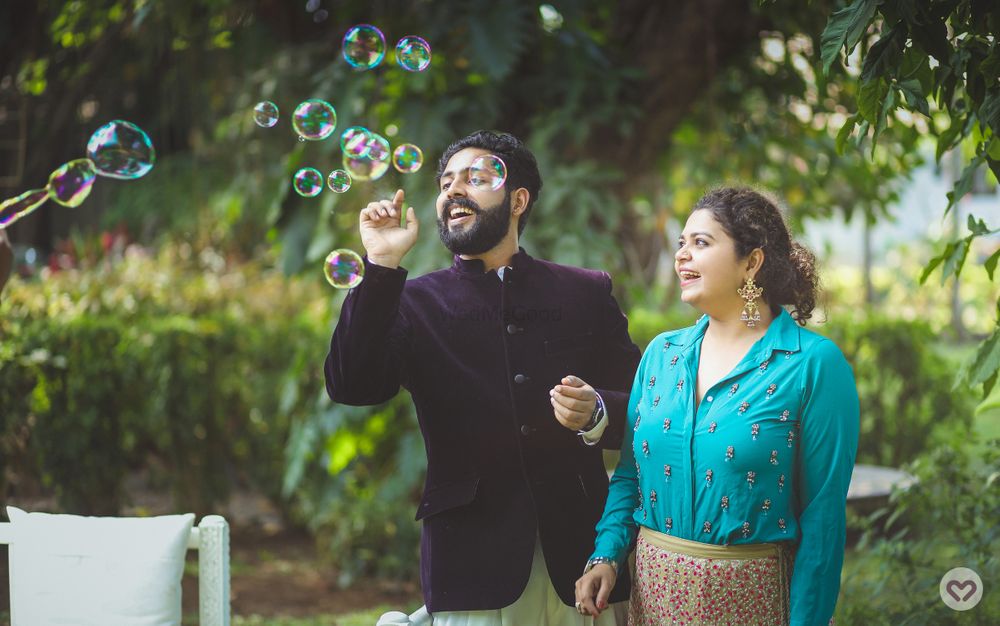 Photo of Pre wedding shoot idea with bubbles