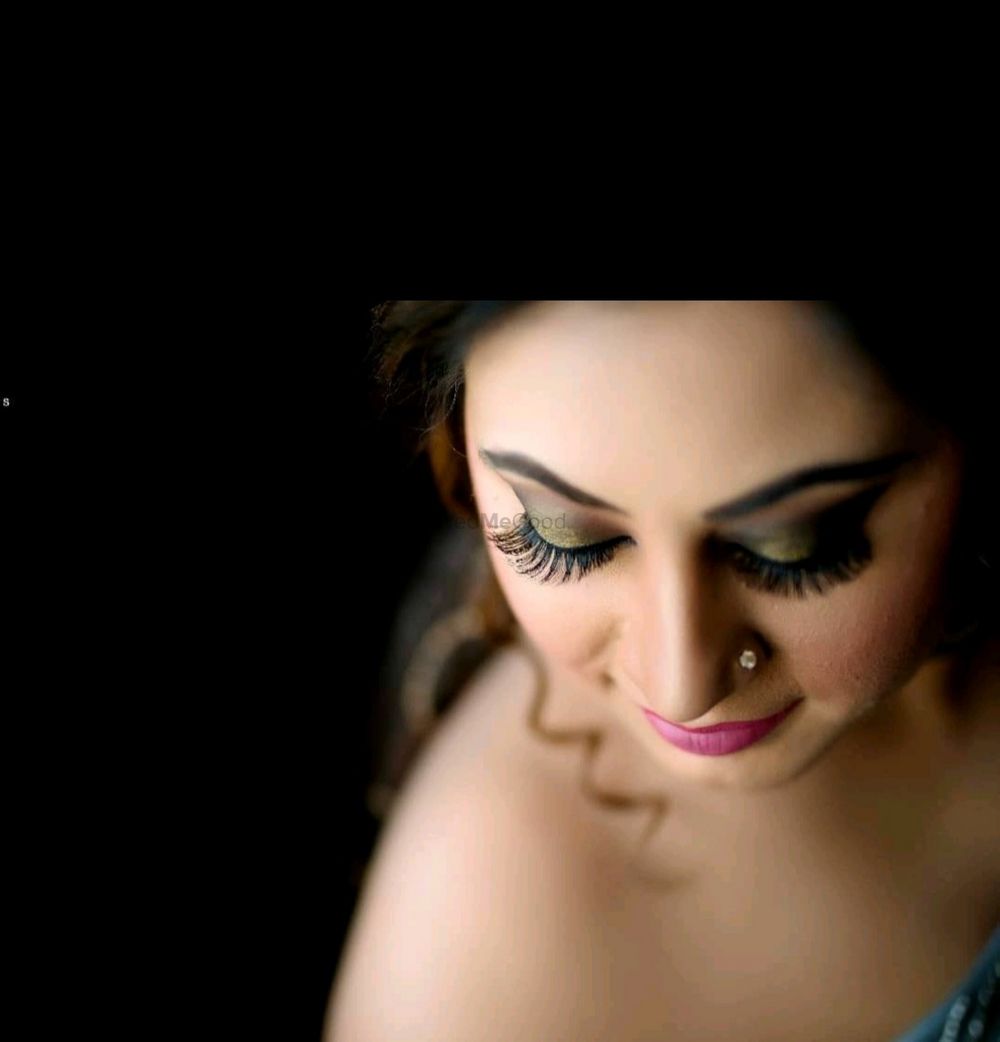 Photo From Engagement Brides - By Makeovers by Paridhi Kochar
