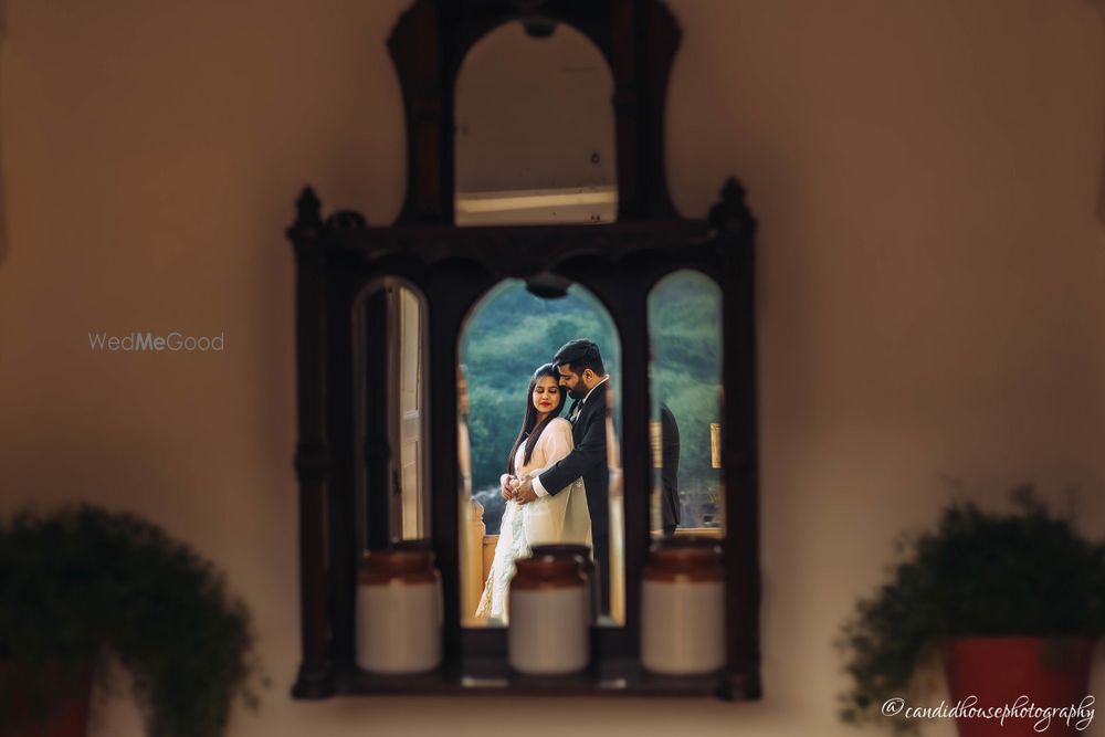 Photo From Pre Wedding Shubham & Neha - By The Candid House