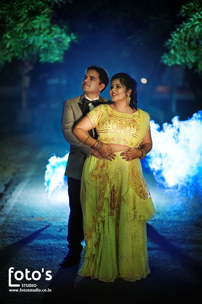 Photo From pragya weds subodh wedding couple shoot - By Foto's Studio