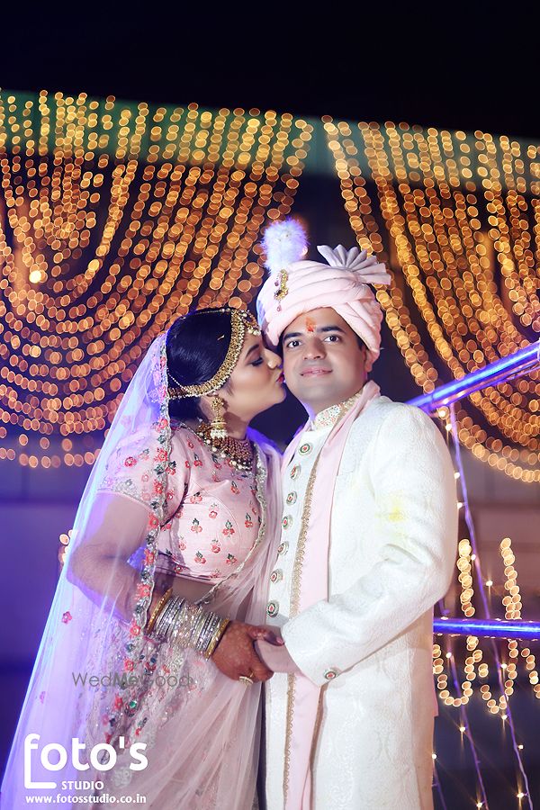 Photo From pragya weds subodh wedding couple shoot - By Foto's Studio