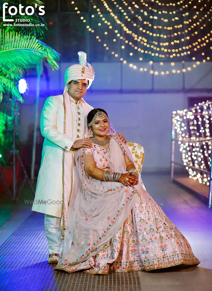 Photo From pragya weds subodh wedding couple shoot - By Foto's Studio