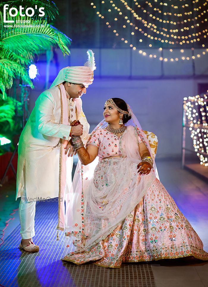 Photo From pragya weds subodh wedding couple shoot - By Foto's Studio