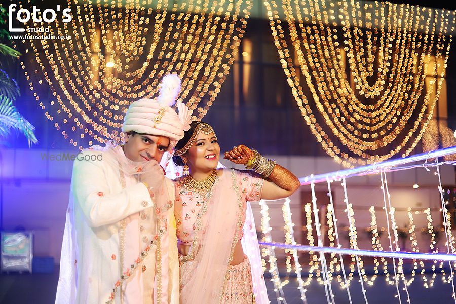 Photo From pragya weds subodh wedding couple shoot - By Foto's Studio