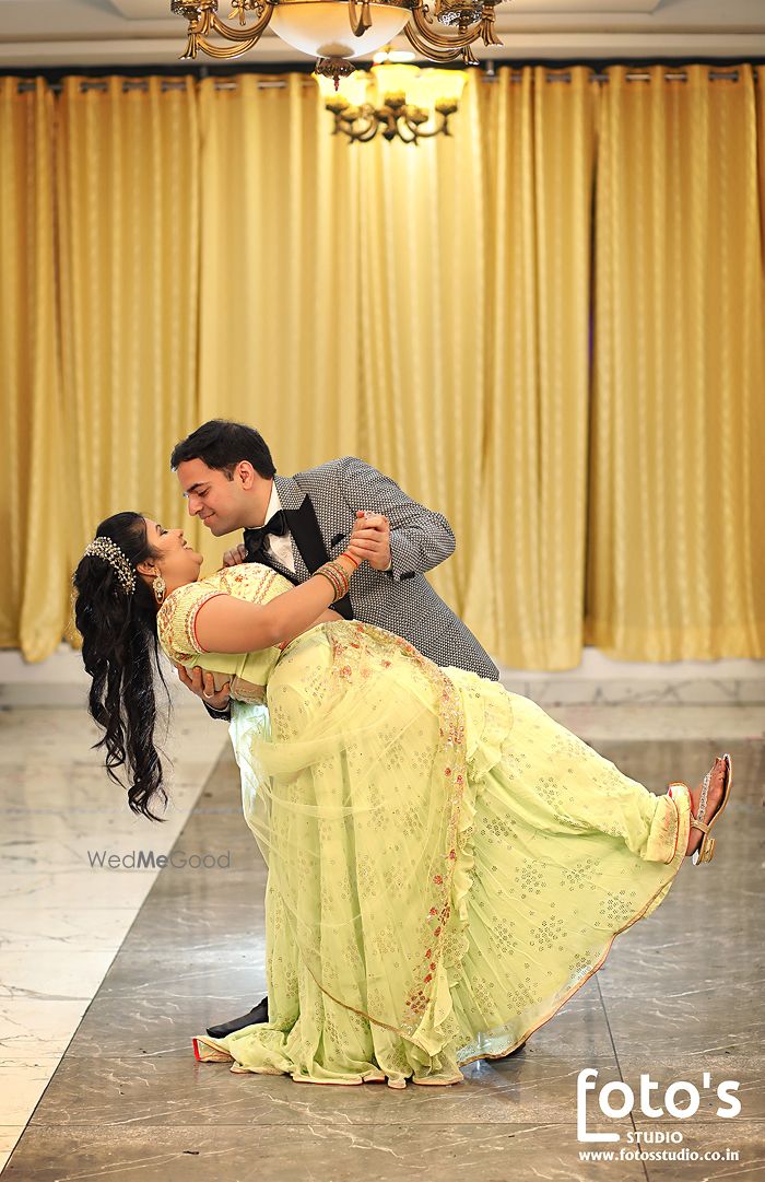 Photo From pragya weds subodh wedding couple shoot - By Foto's Studio