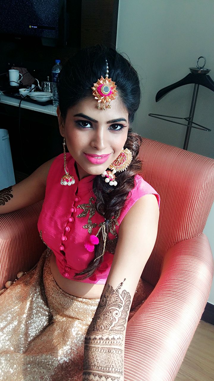 Photo From Mehendi look for this bride to be. - By Makeovers by Anchal