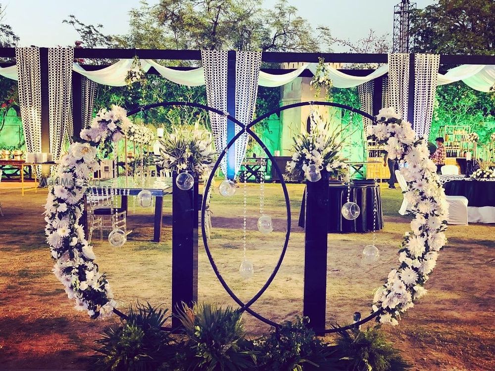 Photo From Black & White (Sangeet) - By The Diaries 