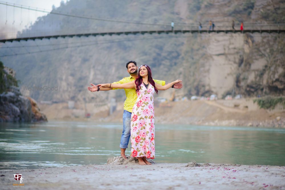 Photo From AMIT & MEGHA PRE WEDDING RISHIKESH - By Frozen Frames