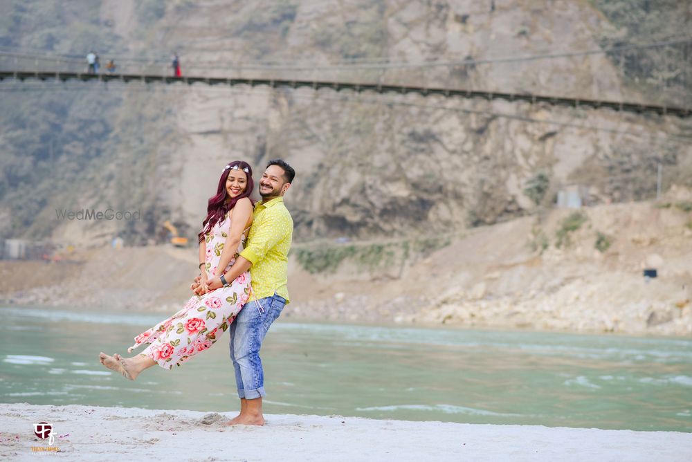 Photo From AMIT & MEGHA PRE WEDDING RISHIKESH - By Frozen Frames