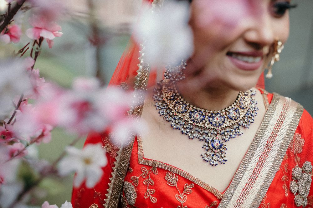 Photo of simple meenakari work bridal necklace for intimate wedding