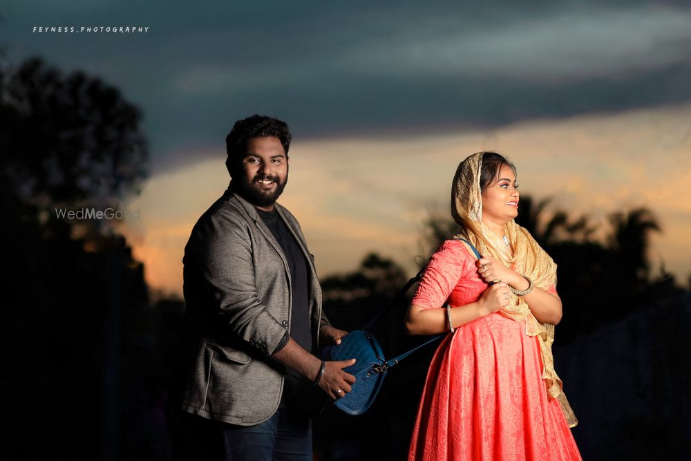 Photo From pre wedding - By Feyness Studio