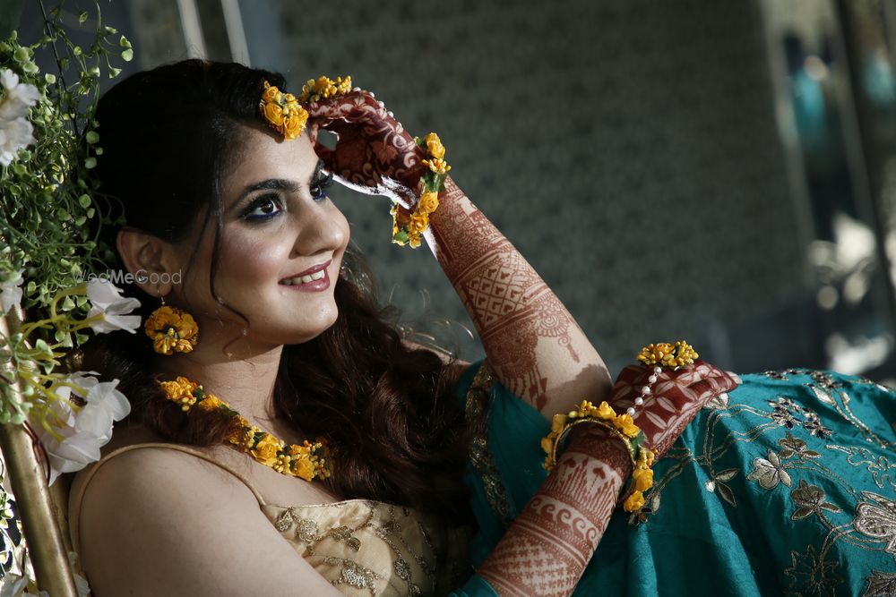 Photo From Mehndi & Engagement - By Anu Chhabra Makeovers Artistry