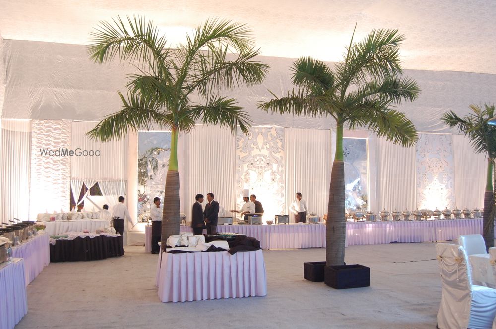 Photo From Classy White Wedding Theme - By EMG Weddings and Entertainment