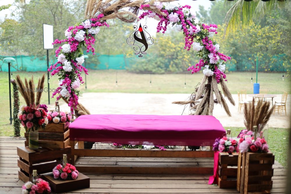 Photo From A mehendi ceremony in the woods overlooking the Hills! - By The Petite Project