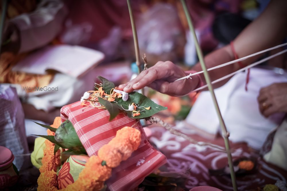 Photo From Mouli  And Prasenjit - By MUHURTO - A Moment Catcher