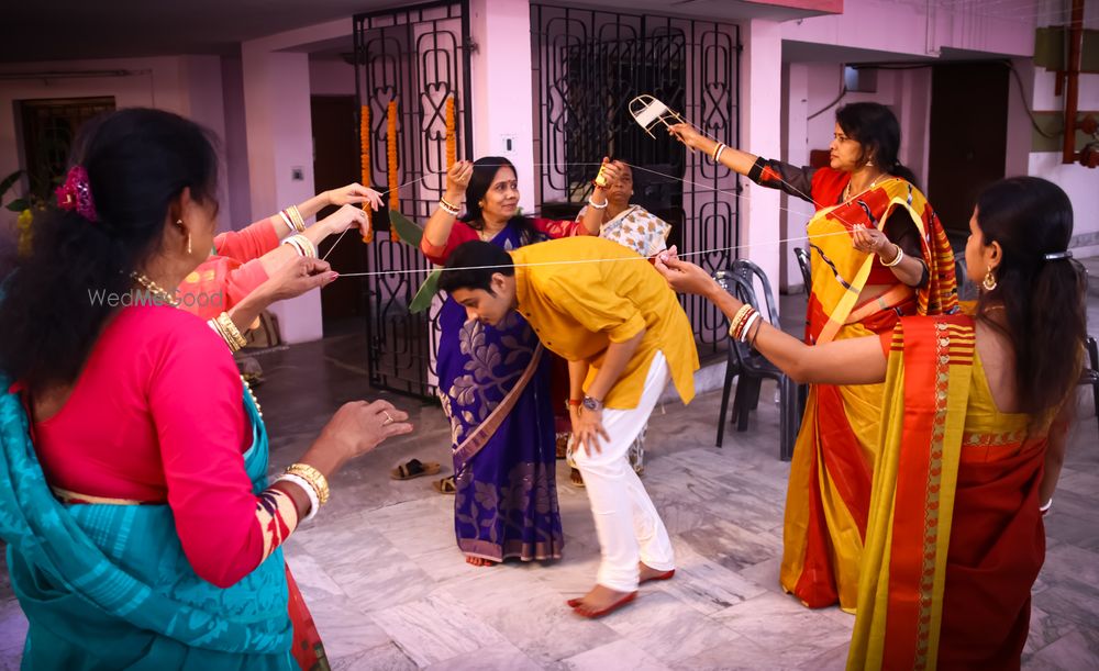 Photo From Mouli  And Prasenjit - By MUHURTO - A Moment Catcher