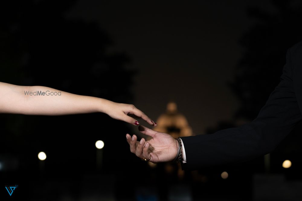 Photo From Rajeshwar & Debkanya Prewedding - By Witty Shadows