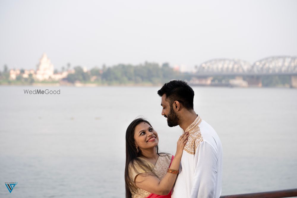 Photo From Rajeshwar & Debkanya Prewedding - By Witty Shadows