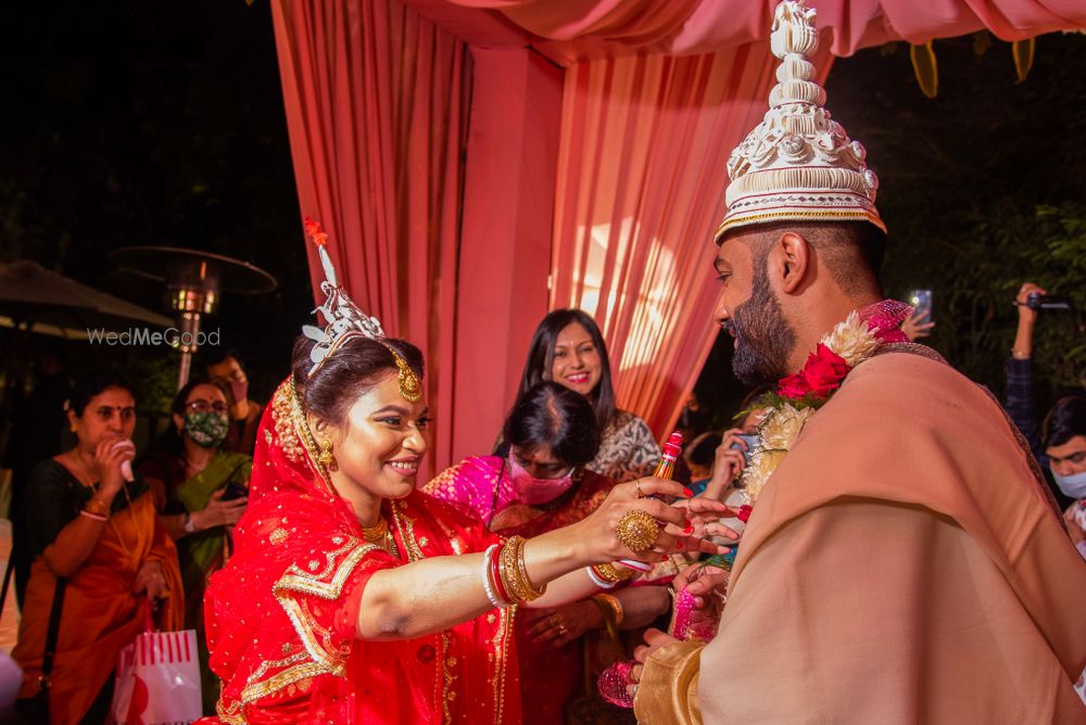 Photo From Rajeshwar & Debkanya Bengoli Wedding - By Witty Shadows