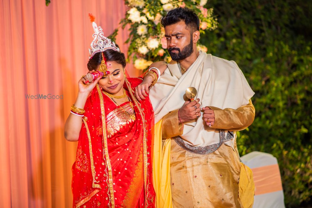 Photo From Rajeshwar & Debkanya Bengoli Wedding - By Witty Shadows